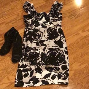 WHBM Black and White print dress